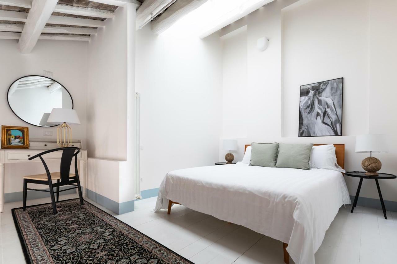 Sonder - Piazza Trilussa Aparthotel Rome Bagian luar foto